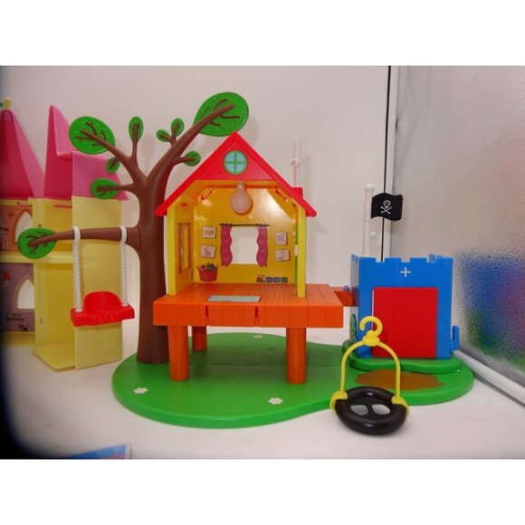 Peppa Pig's Princess Castle Deluxe Playset Peppa Pig & George Treehouse Playset - Picture 7 of 16